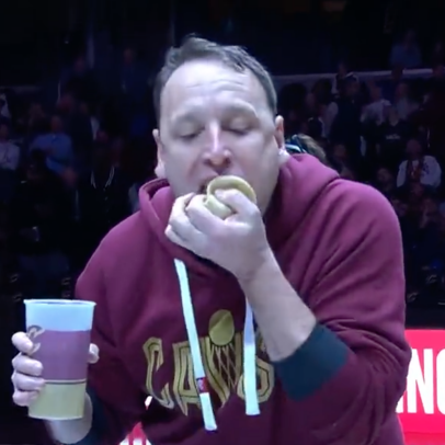 Joey Chestnut devours 47 pierogies during halftime of Cavs-Lakers, remains the most dominant athletic force on earth