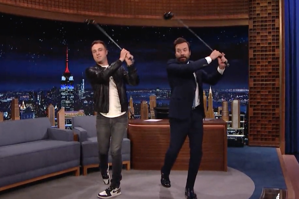 Watch Justin Thomas teach Jimmy Fallon—quite possibly the world’s worst club twirler—how to club twirl on The Tonight Show