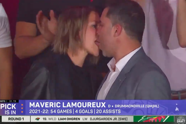 NHL Draft: Coyotes pick's parents kiss, ESPN announcers respond