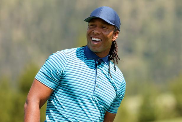 Here's an awesome photo of NFL star Larry Fitzgerald playing the most  extreme golf hole in the world, This is the Loop