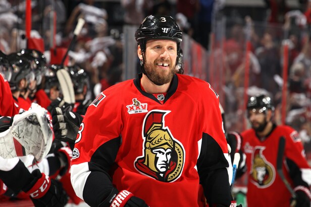 This former NHL defenseman has a twisted way of cheering himself up ...