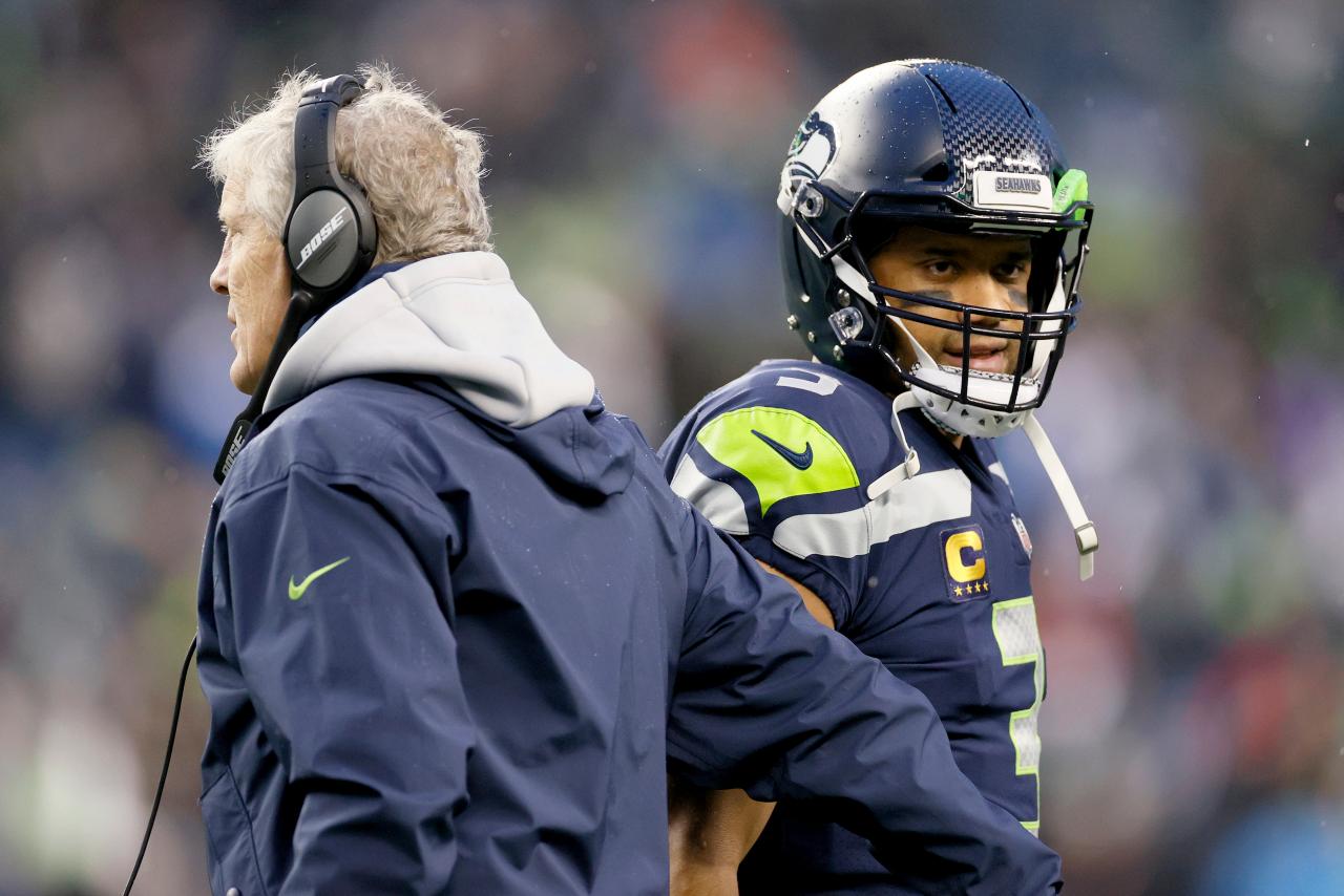 Russell Wilson dismisses wristband comment from Pete Carroll