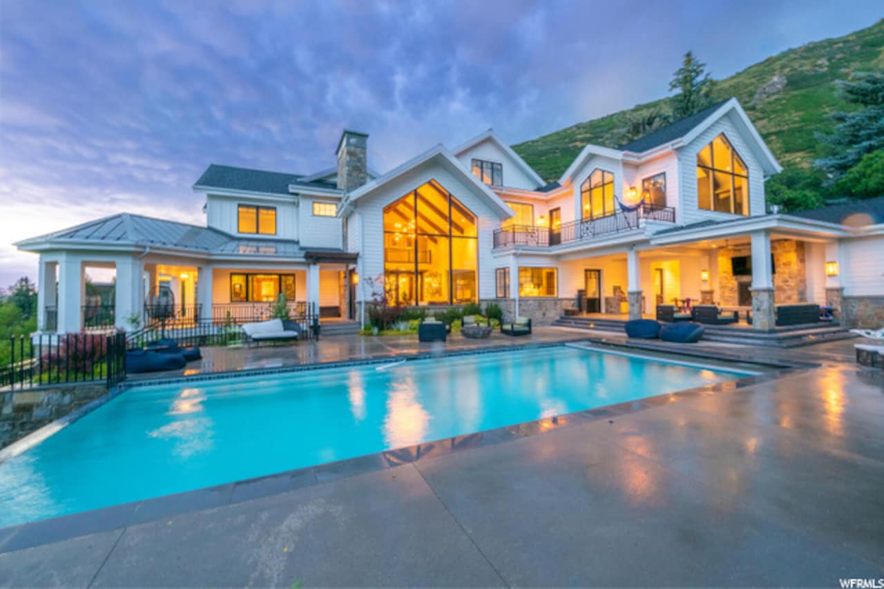 Former Utah Jazz coach Quin Snyder is selling his Salt Lake City mansion,  which of course comes with a putting green | This is the Loop |  