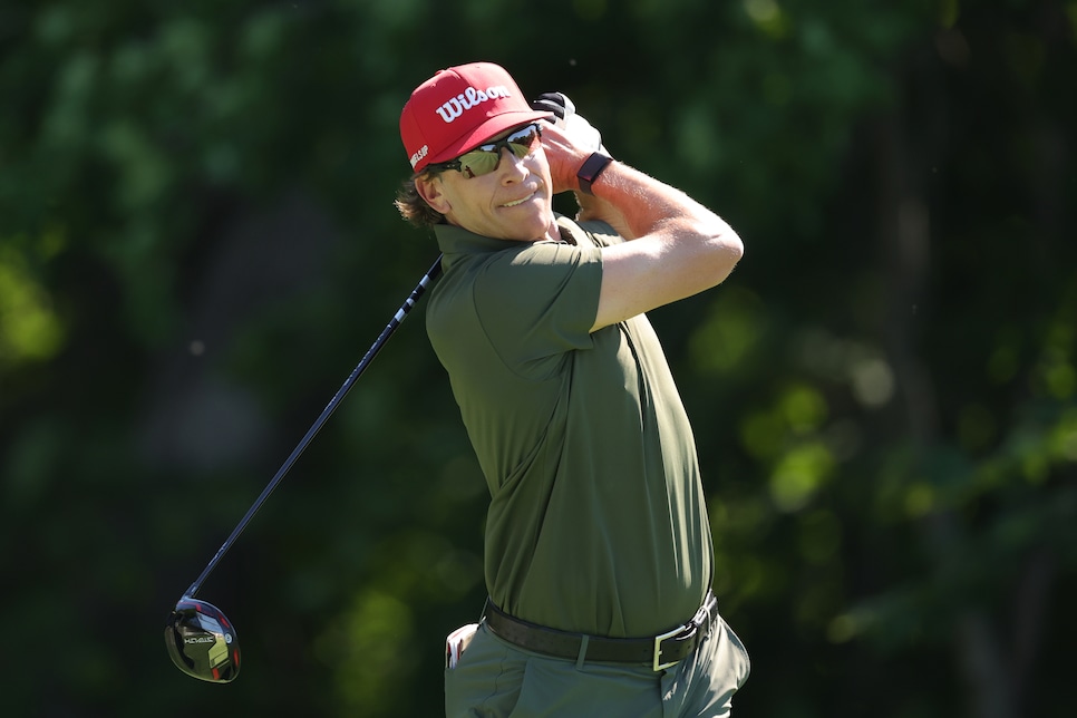 Tommy Bahama to Outfit Golfer Ricky Barnes – WWD