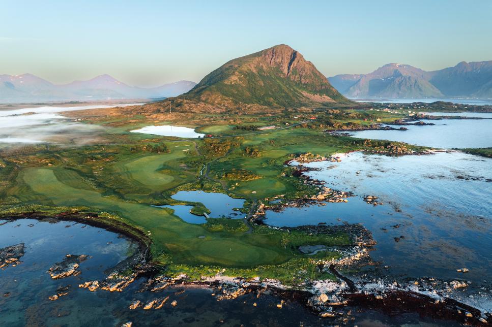 /content/dam/images/golfdigest/fullset/2023/1/019_LOFOTEN_LINKS_Photo_Jacob_Sjoman_V1_3x2_format copy.jpg