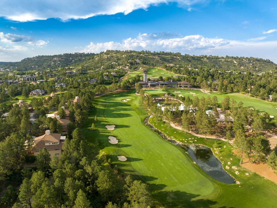 https://www.golfdigest.com/content/dam/images/golfdigest/fullset/2023/1/Castle Pines 9.jpg