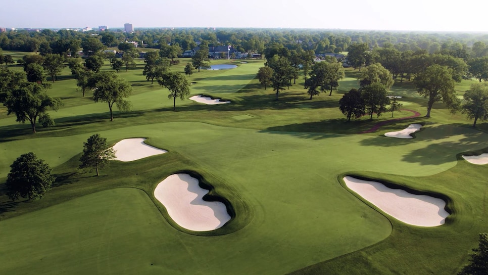 https://www.golfdigest.com/content/dam/images/golfdigest/fullset/2023/1/Evanston GC 2.JPG