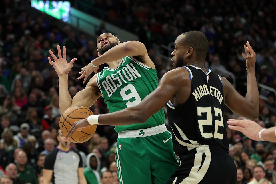 Boston's Derrick White breaks down which current Celtics player is