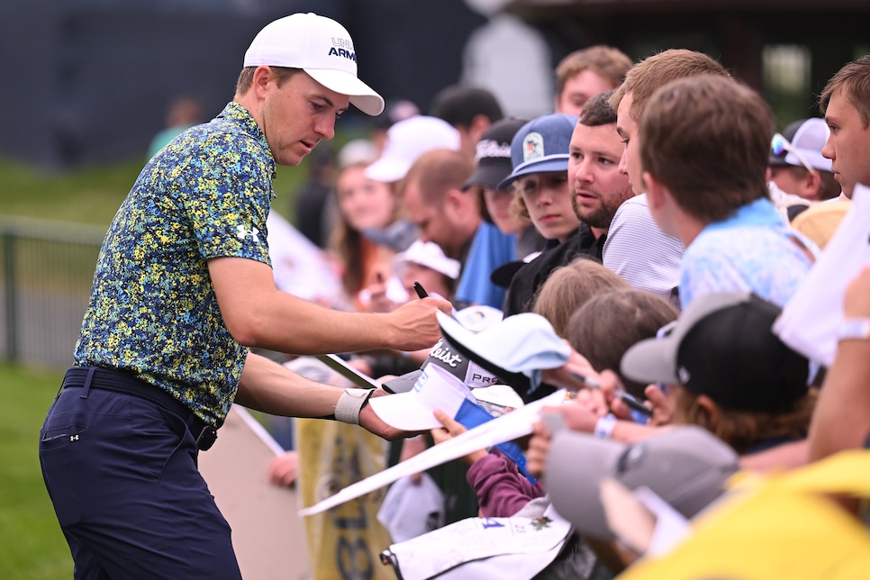 Memorial Tournament fan delights pros (and infuriates security) with ...