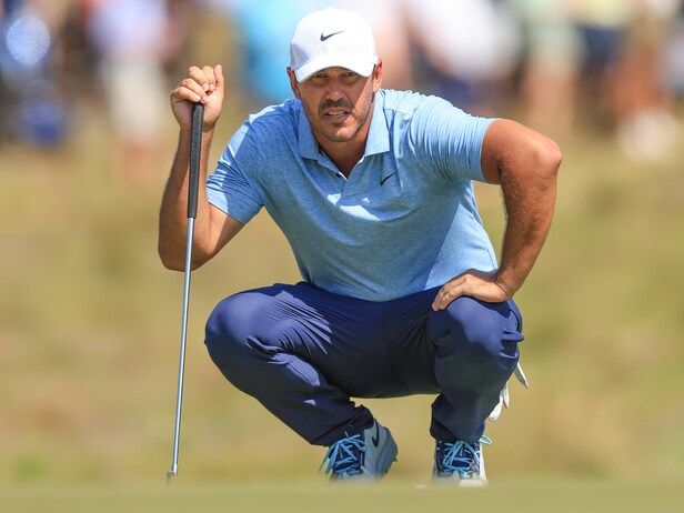 ‘the-worst-human-in-professional-golf’:-brooks-koepka-reads-mean-tweets,-patrick-reed-catches-a-stray