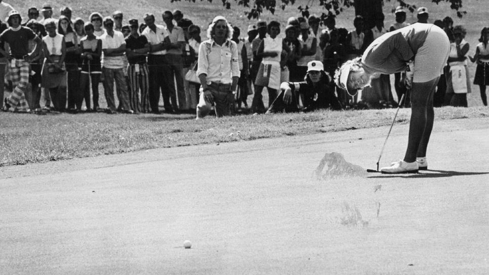 AUG 24 1973, AUG 26 1973 BETSY RAWLS TRIES COAXING A BIRDIE, BUT FINDS LOOKS CAN'T KILL When ball stops short of hole on 18th green, LPGA veteran settles for first-place tie going into final round of National Jewish Hospital tourney Sunday. Credit: Denver Post, Inc. (Denver Post via Getty Images)