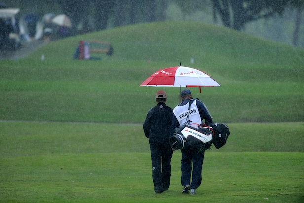 Tom Watson’s best golf tips for playing in the rain, wind and cold