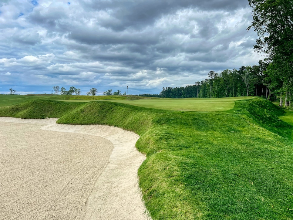 https://www.golfdigest.com/content/dam/images/golfdigest/fullset/2023/1/Old Sawmill 14.jpeg