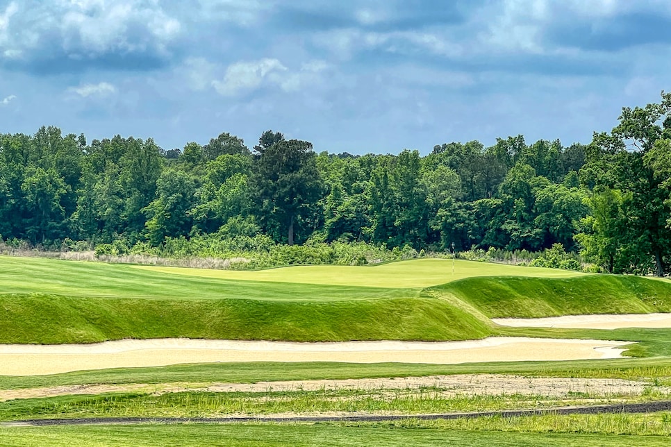 https://www.golfdigest.com/content/dam/images/golfdigest/fullset/2023/1/Old Sawmill 2.jpeg