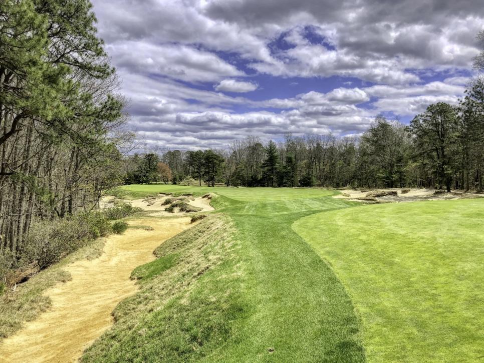 https://www.golfdigest.com/content/dam/images/golfdigest/fullset/2023/1/Pine Valley 13.jpg