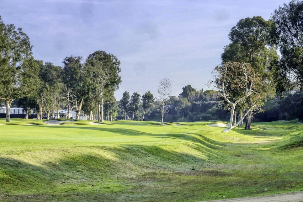 /content/dam/images/golfdigest/fullset/2023/1/Riviera 7 barranca.jpg