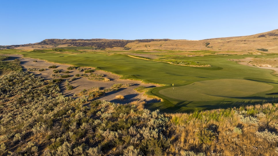 /content/dam/images/golfdigest/fullset/2023/1/Scarecrow Oar.jpg