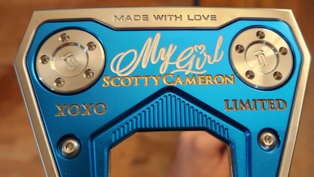 husband-of-the-year surprises wife-with-gorgeous-engraved-scotty-cameron-putter,-love-is-alive