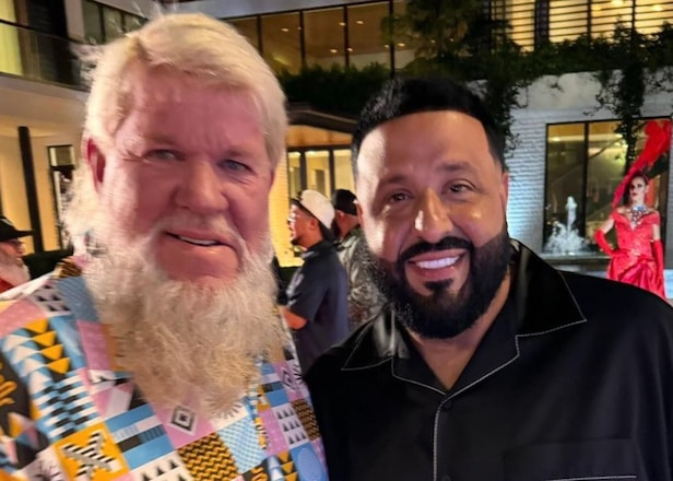 john-daly-pulls-up-to-dj-khaled’s-birthday-party,-flirts-with-mermaid,-afterparties-at-hooters