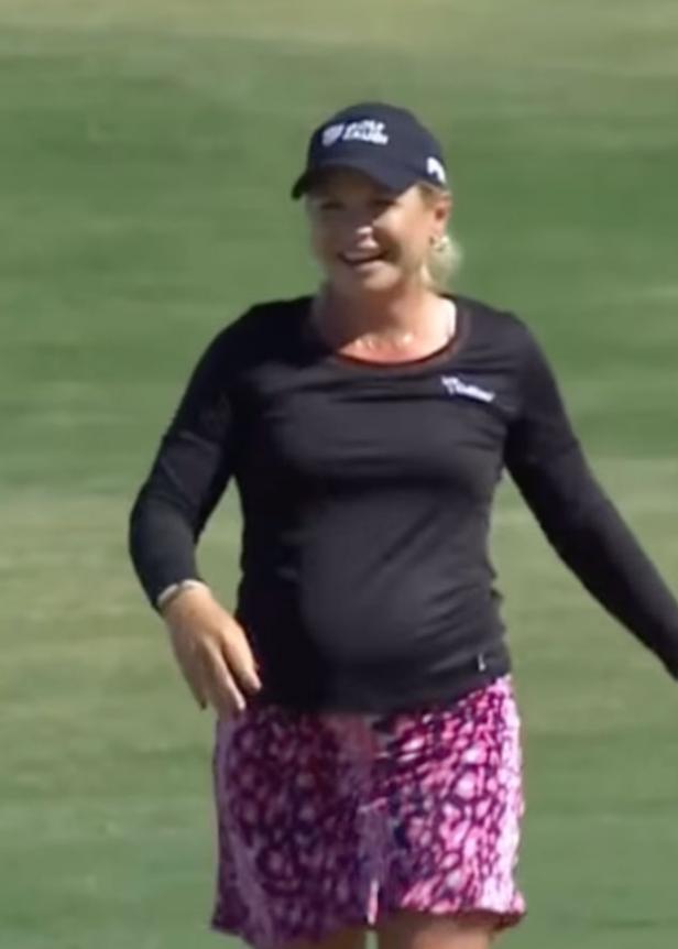 Watch seven-month-pregnant LPGA pro hole out last shot before going on maternity leave