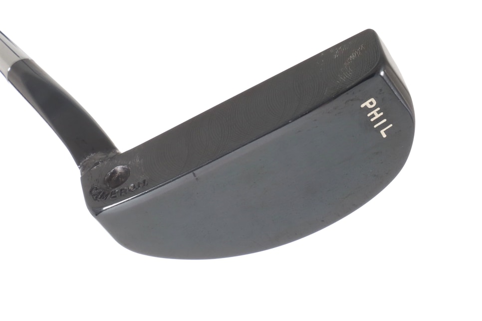 /content/dam/images/golfdigest/fullset/2023/2/PhilPutterAuction1.jpg