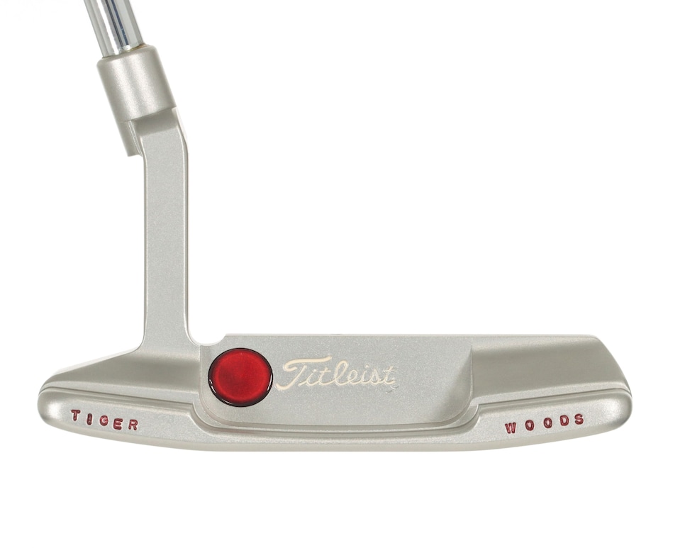 https://www.golfdigest.com/content/dam/images/golfdigest/fullset/2023/2/Tiger 1999 putter.png