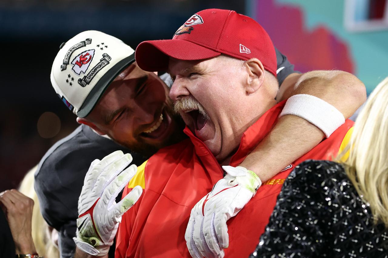 ANDY REID MIGHT WEAR SUPER BOWL RING FOR A FREE CHEESEBURGER!