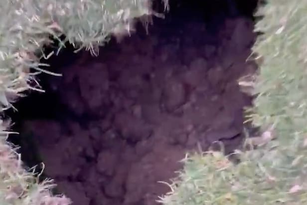 heavy-rains-open-up-sinkhole-on-pebble-beach’s-18th-fairway