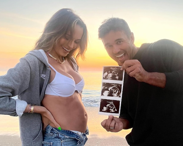 jena-sims-announces-she-and-brooks-koepka-are-expecting-their-first-child-on-instagram