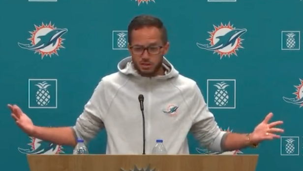 Dolphins coach Mike McDaniel had a hilarious tactic to try to stop