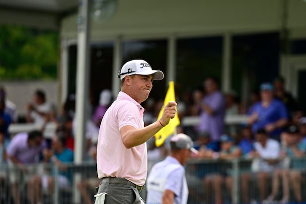 justin-thomas’-reaction-to-a-near-chip-in-birdie-on-what-could-be-his-final-hole-of-the-season-says-it-all