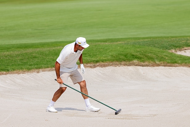 Stupid Golf Problems: Am I raking bunkers correctly?