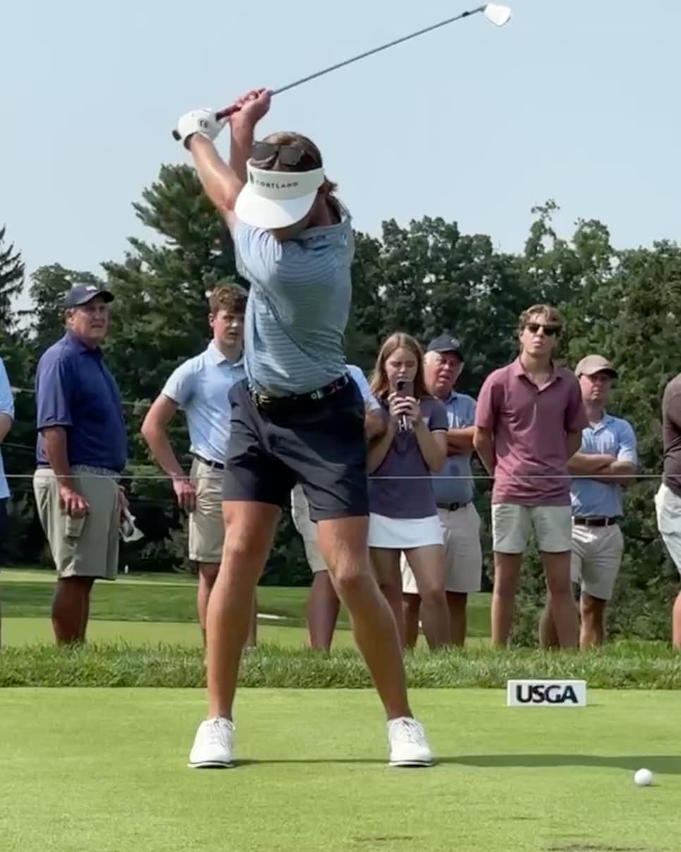 https://www.golfdigest.com/content/dam/images/golfdigest/fullset/2023/260815-grip2.png