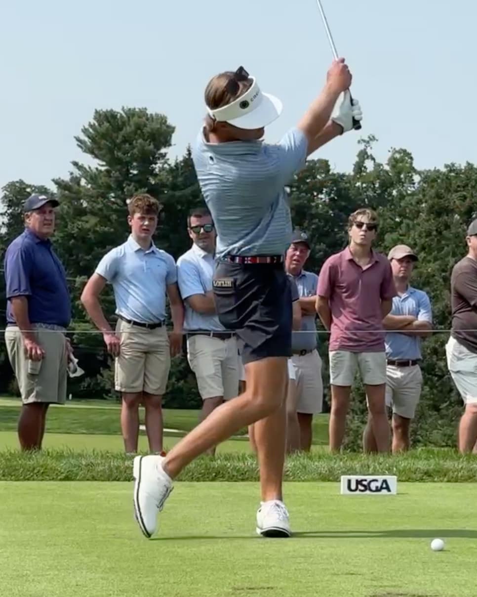 https://www.golfdigest.com/content/dam/images/golfdigest/fullset/2023/260815-grip3.png