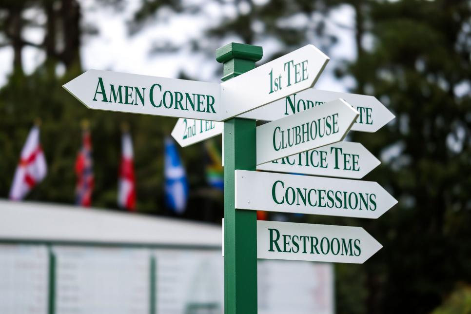 /content/dam/images/golfdigest/fullset/2023/4/masters-signboard-which-way-to-walk-BW_MONDAY_2023_MASTERS_1222.jpg