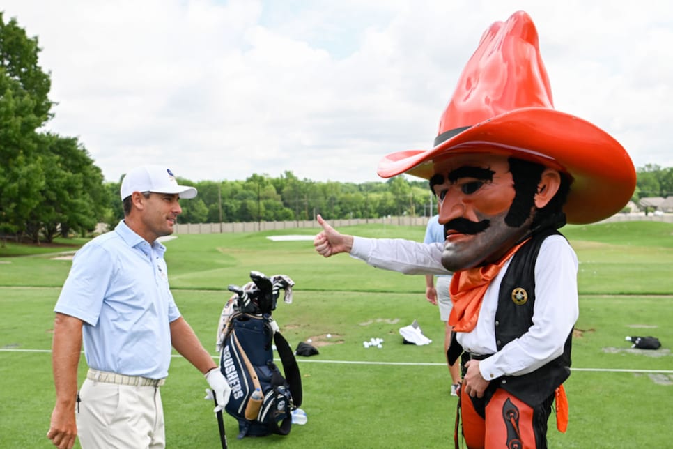 /content/dam/images/golfdigest/fullset/2023/5/liv-golf-tulsa-pistol-pete-pre-tourney-charles-howell-iii.jpg