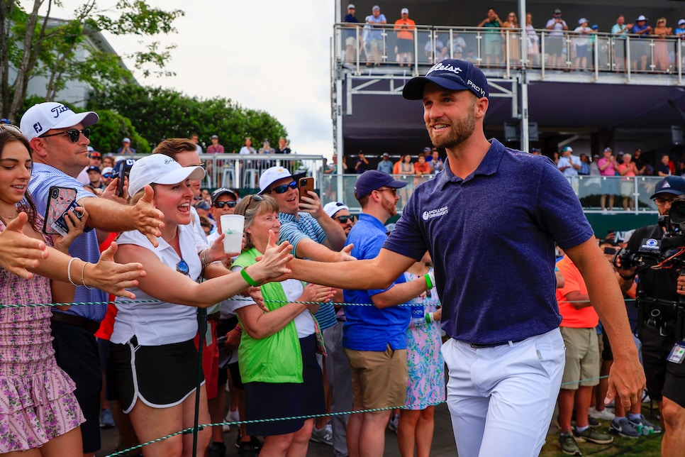 Wyndham Clark literally breaks through, Brooks and Jena make a big