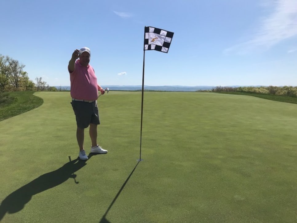 /content/dam/images/golfdigest/fullset/2023/6/klune-hole-in-one-1-green.jpeg