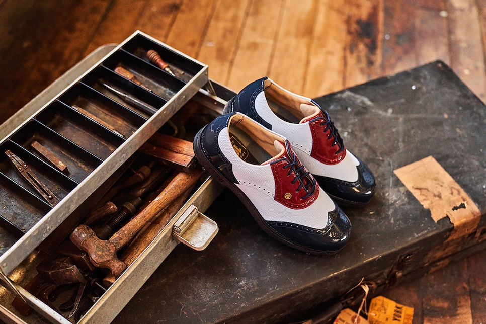 Handmade men's golf shoes in black white red full grain leather