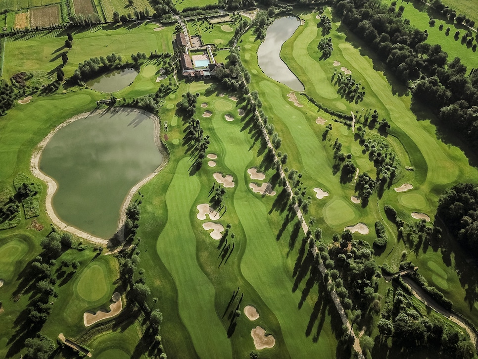 /content/dam/images/golfdigest/fullset/2023/9/Le-Pavoniere-18-hole-golf-course-Prato-Florence-Tuscany-00002-1.jpg