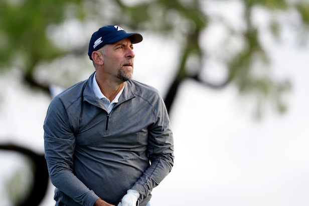 hall-of-fame-pitcher-john-smoltz-has-advanced-to-the-final-stage-of-pga-tour-champions-qualifyiing