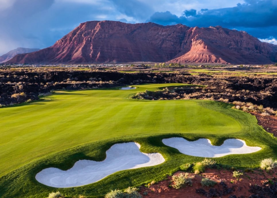 https://www.golfdigest.com/content/dam/images/golfdigest/fullset/2023/black-desert-golf.jpg