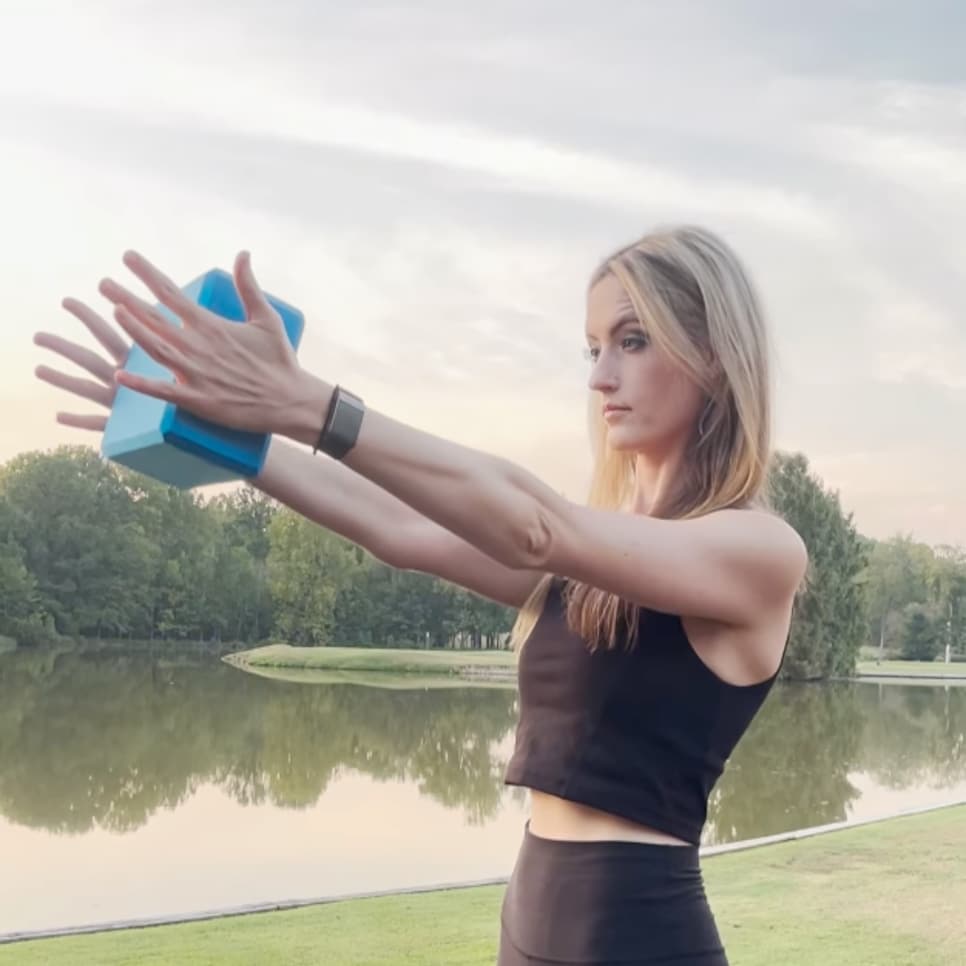 /content/dam/images/golfdigest/fullset/2023/lauren mcmillin shoulder exercise.png