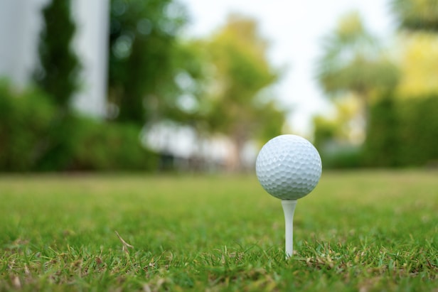 3 different ways to tee up the golf ball: Which one is best for you ...