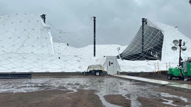 new-venue-for-tiger-woods-rory-mcilroy-golf-league-suffers-partial-roof-collapse-during-power-outage