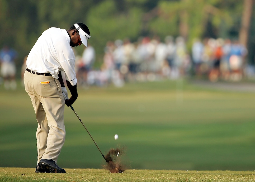 This simple grip-pressure test will tell you if you’re leaking swing speed – Australian Golf Digest