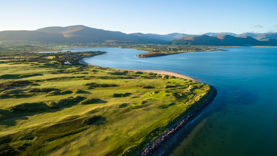 https://www.golfdigest.com/content/dam/images/golfdigest/fullset/2024/2/Dooks-golf-club-2-Ireland-Story.jpg
