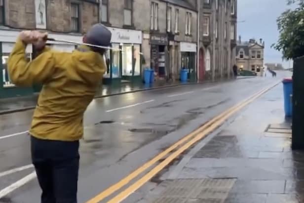 golfer-hits-incredible-recovery-shot-into-st.-andrews’-18th-green-…-from-the-pub-down-the-street