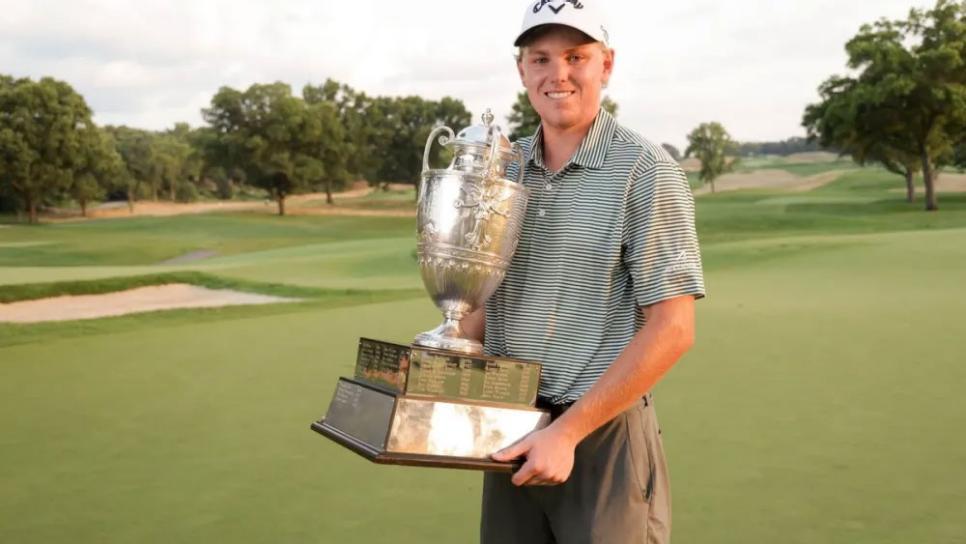 /content/dam/images/golfdigest/fullset/2024/7/ian-gilligan-western-amateur-2024-trophy.jpg