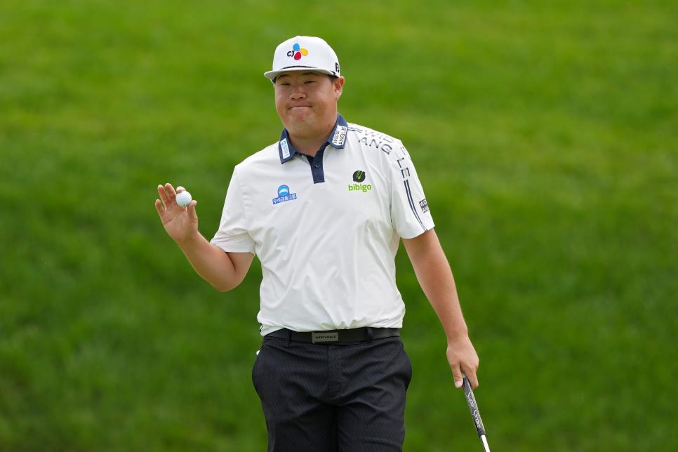 DUBLIN, OHIO - JUNE 08: Sungjae Im of South Korea reacts after making par on the 17th green during the third round of the Memorial Tournament presented by Workday at Muirfield Village Golf Club on June 08, 2024 in Dublin, Ohio. (Photo by Dylan Buell/Getty Images)